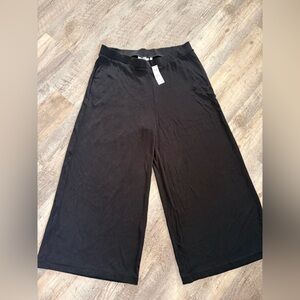 Chico's Wide Leg Cropped Pant